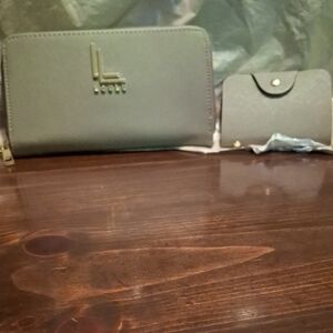 Elegant Gray Wallet Set